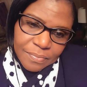 Meet your Posher, Valarie